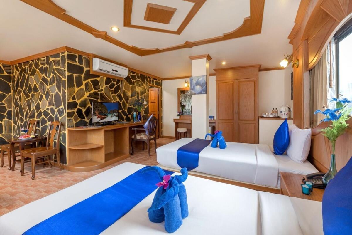 Tiger Complex By Eyg Hotel Patong Esterno foto