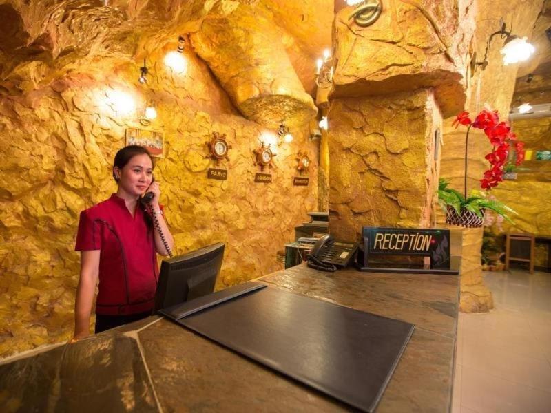 Tiger Complex By Eyg Hotel Patong Esterno foto