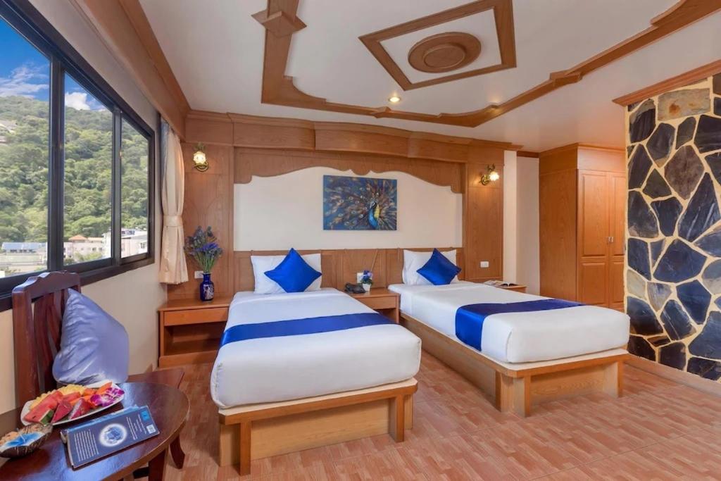 Tiger Complex By Eyg Hotel Patong Esterno foto
